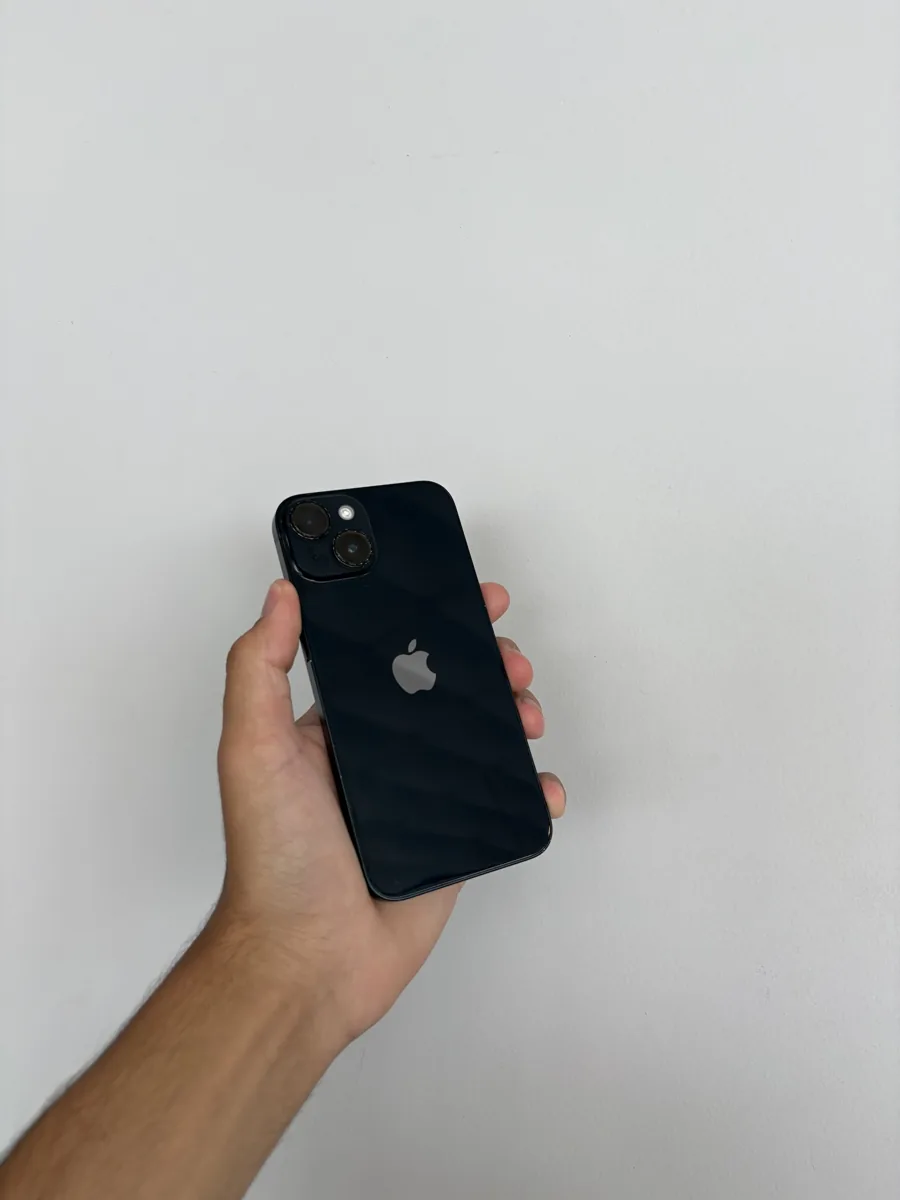 iPhone 14 Meia-noite seminovo, foto real da unidade