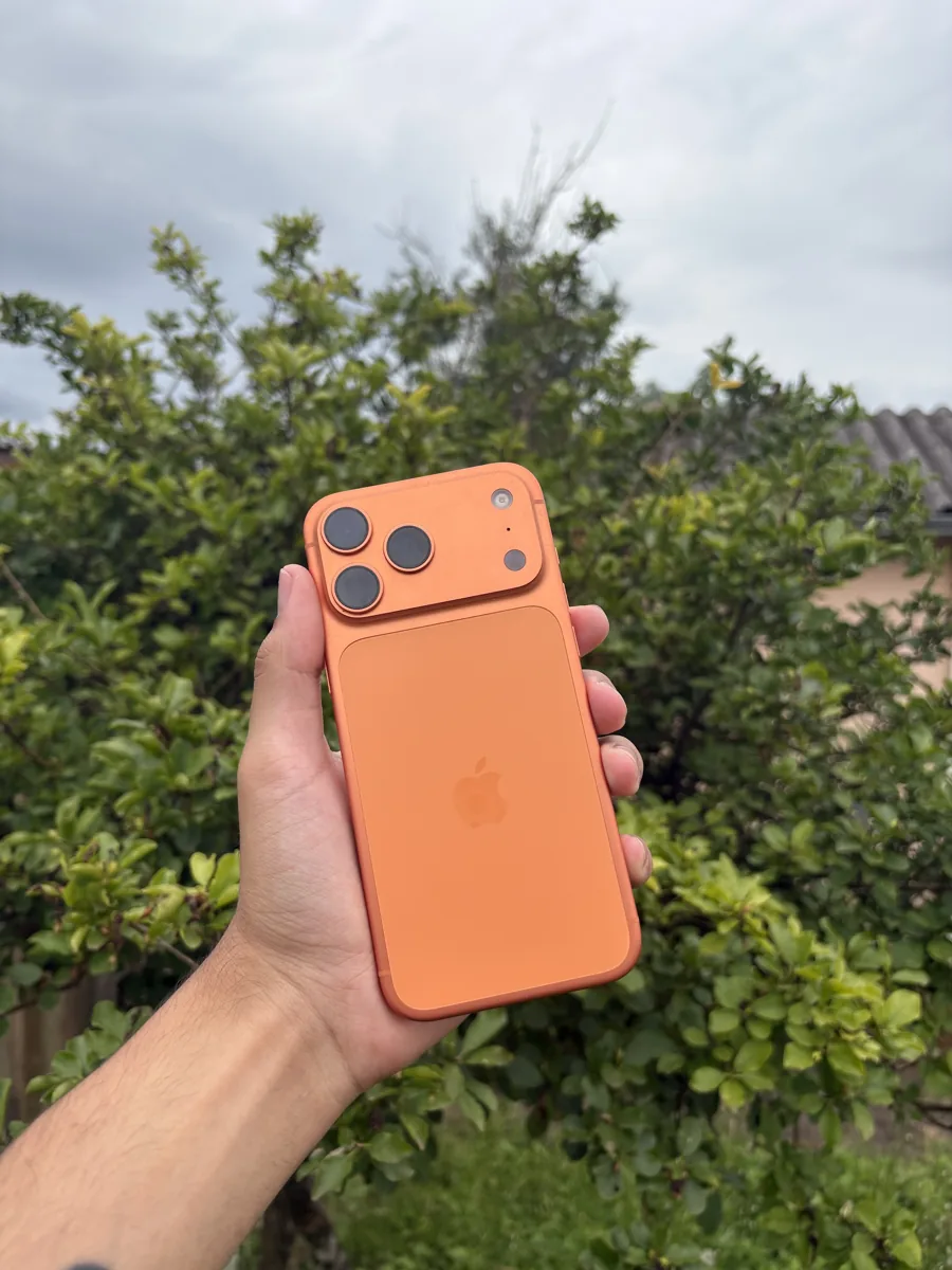 iPhone 17 Pro Max Laranja-cósmico seminovo, foto real da unidade